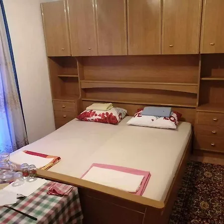 Andelija 게스트하우스 *